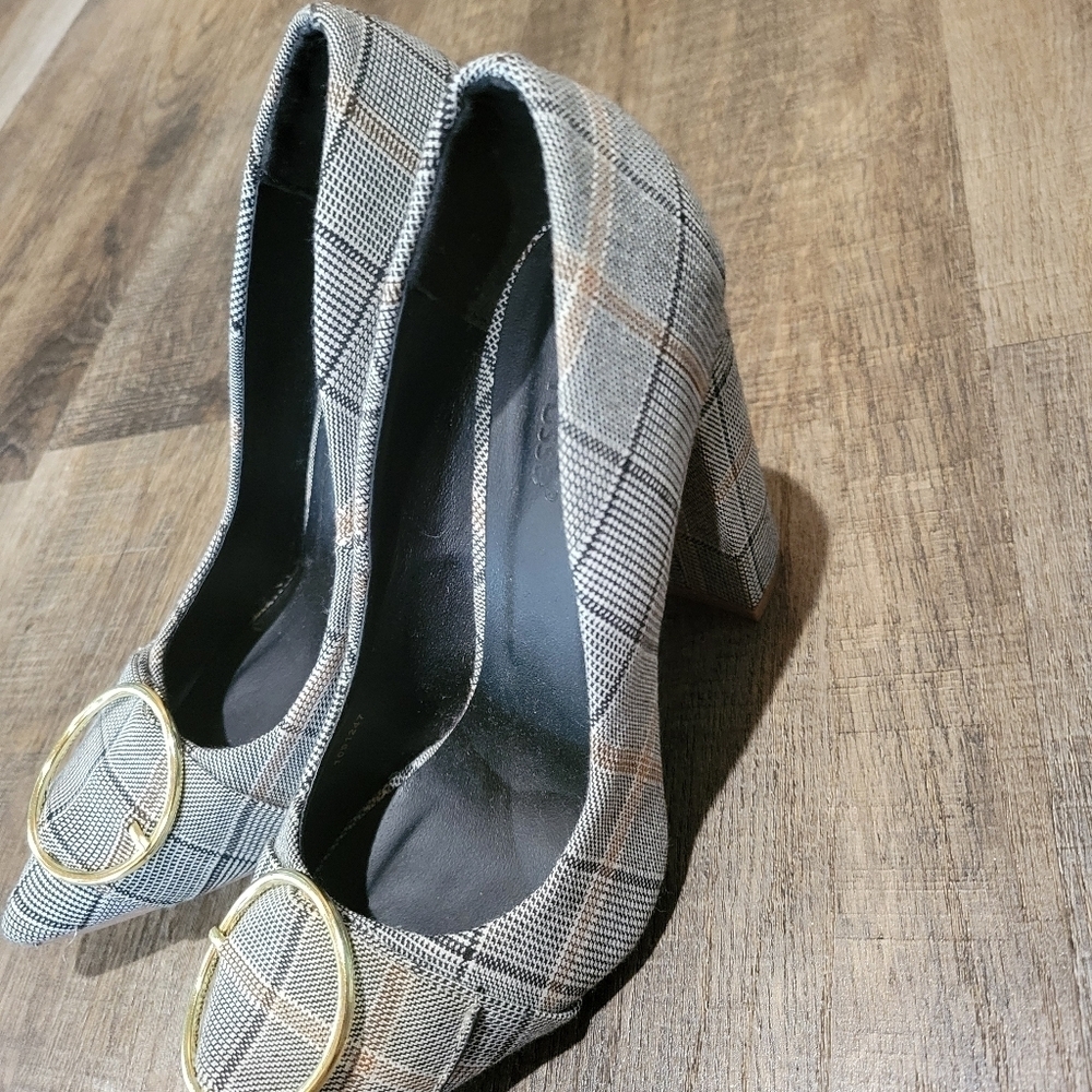 Charlotte Russe Plaid Women's Heels with Gold Accent - Picture 2 of 7